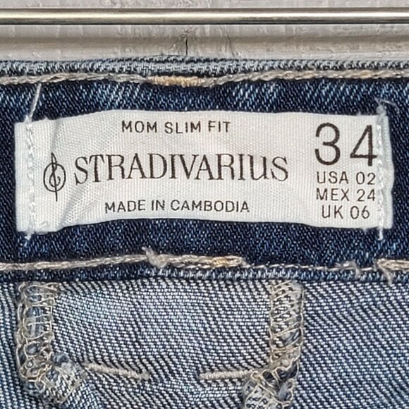 Stradivarius Mom Slim High-Rise Jeans. Size 2 - Picture 6 of 7